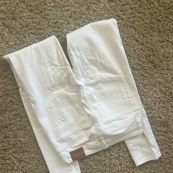 American Eagle White Skinny Jeans - Picture 2 of 3